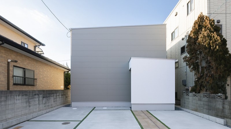 【販売中】随時見学可能 プライバシーや防犯に配慮し洗練された新保モデルハウス
