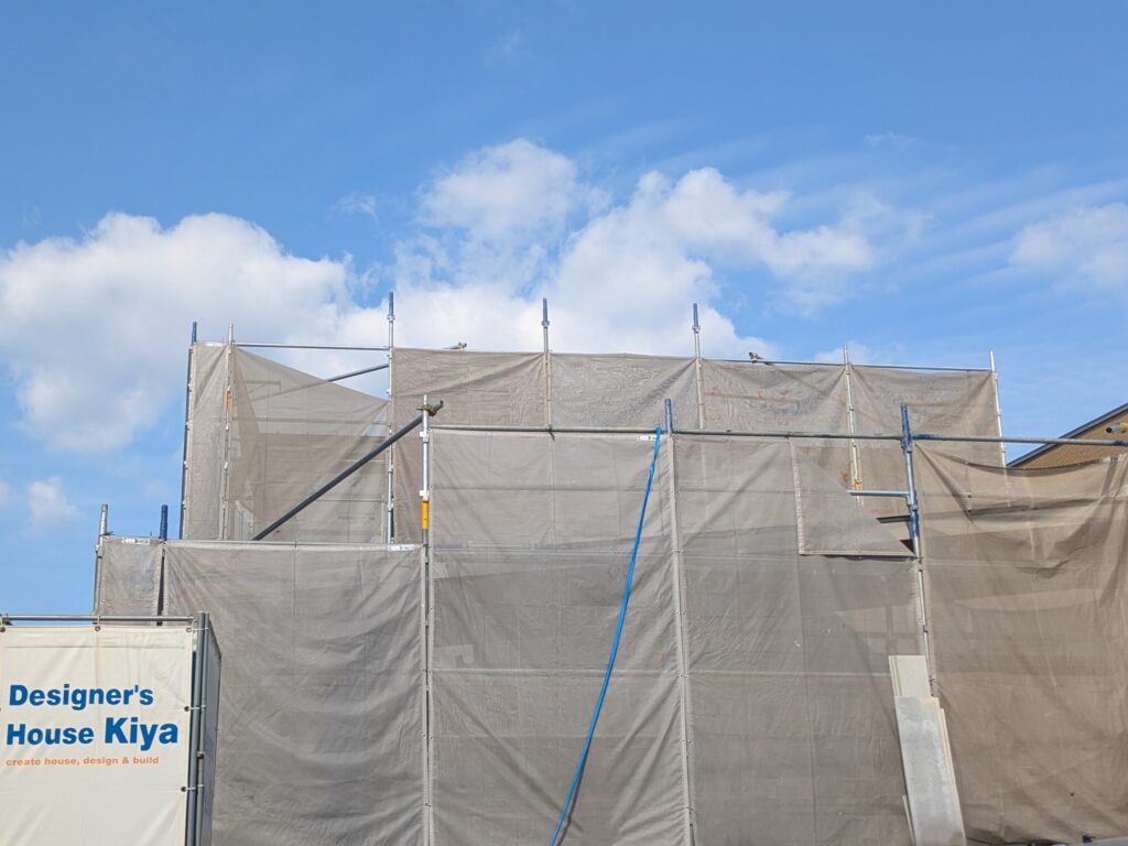 外構工事中・外壁工事中♪