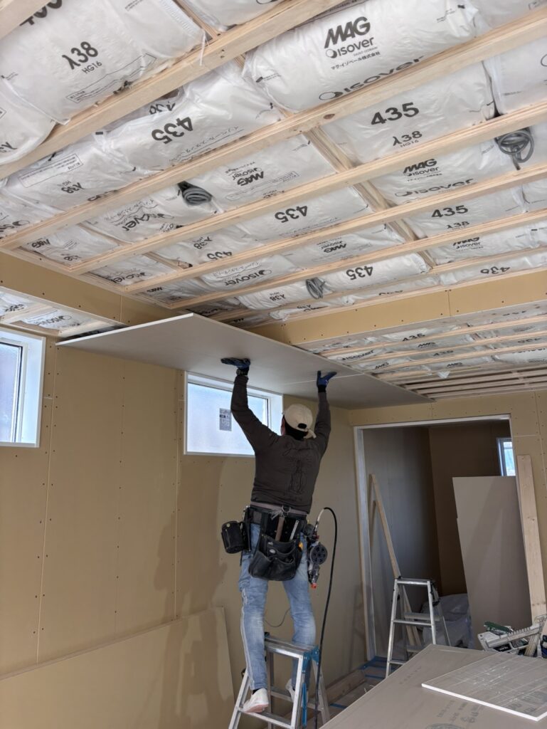 現場パトロール記録:ボード張りが進んでいます