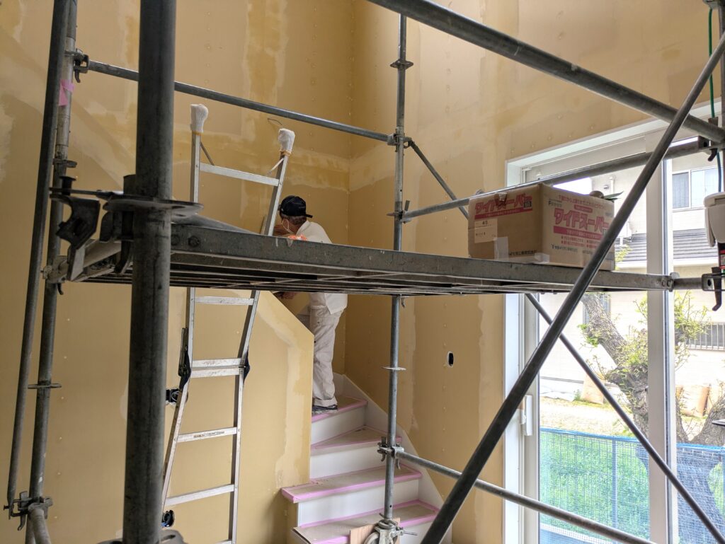 クロス施工中の現場へ行ってきました♪