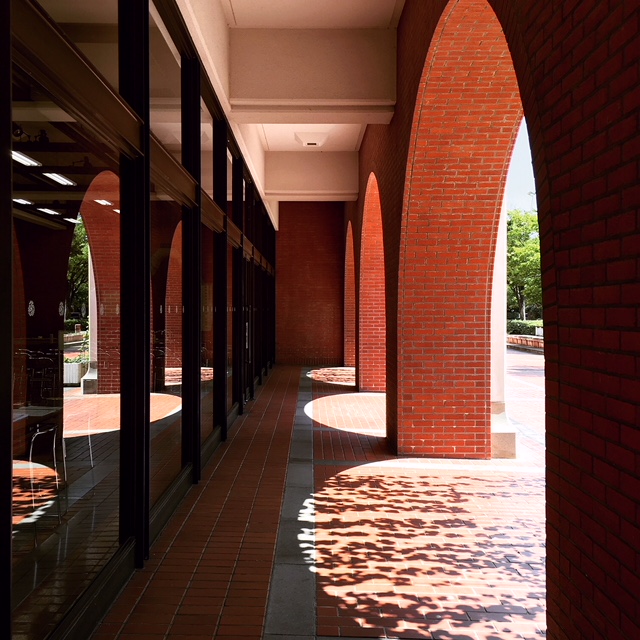 三宅の隠れた名建築散策 倉敷市役所 デザイナーズハウス木屋